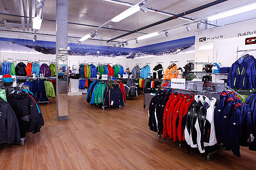 Langes Panoramafoto im Stöckli Outdoor Sports Shop in Cham.