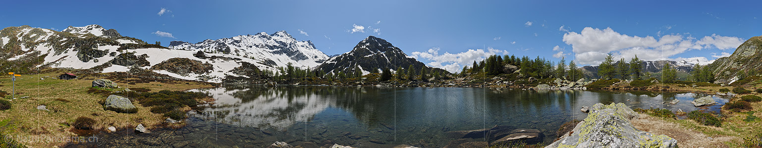 P013003a: 360° Panoramabild Bergsee mit schwacher Spiegelung