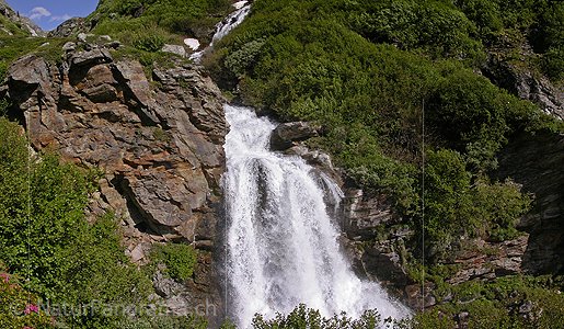 P000101: Panorama Wasserfall während Schneeschmelze