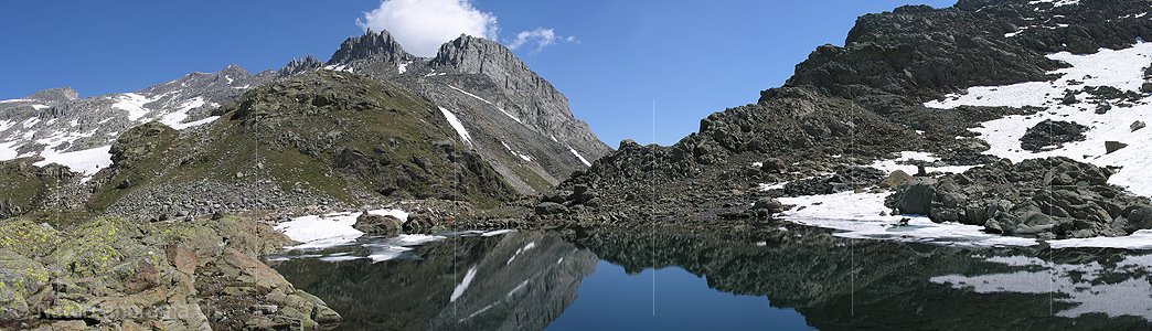 P000242: Panorama Spiegelung in Bergsee auf dem Grampielpass, Binntal