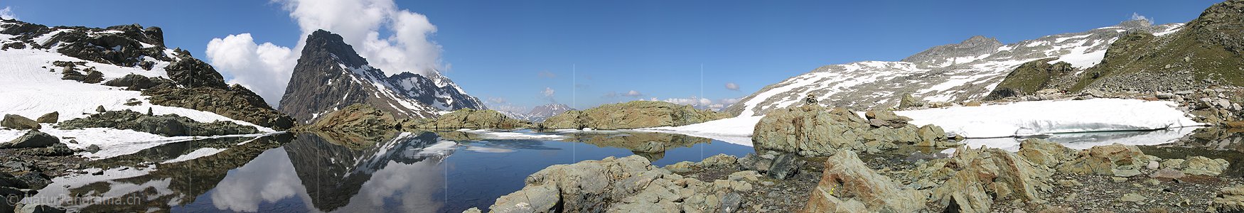 P000243: Panoramafoto Spiegelung in Bergsee auf dem Grampielpass, Binntal