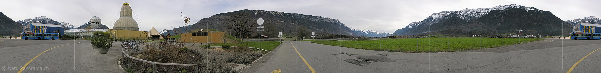 P000913: Panoramafoto Mystery Park Interlaken