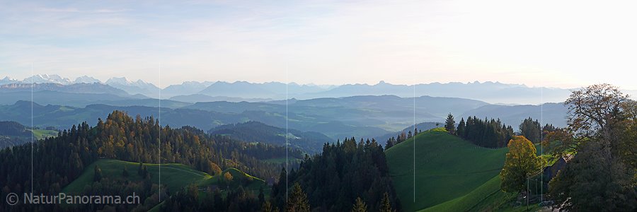 P001480b: Panoramafoto Emmentaler Hügellandschaft und Stockhornkette von der Lüderenalp