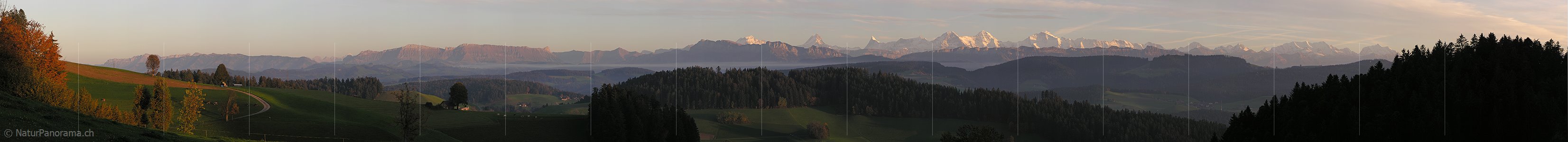 P001623: Panoramabild Abendstimmung über dem Emmental mit Berner Alpen