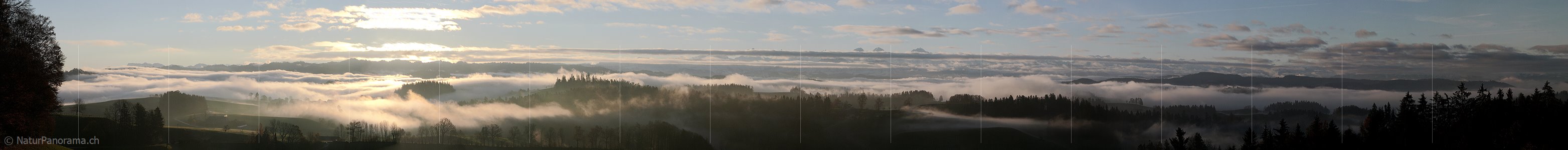 P001632: Panorama Herbststimmung/Morgenstimmung mit Nebelmeer/Nebelfetzen, Wolken und Berner Alpen