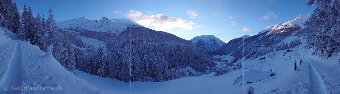 P001651: Panorama Abendstimmung über dem frisch verschneiten Binntal
