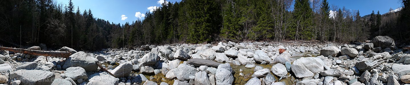 P002055: Panorama Wildbach