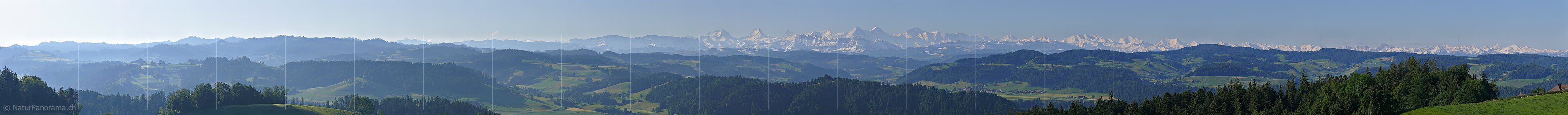 P002429a: Panoramabild Berner Alpen vom Emmental