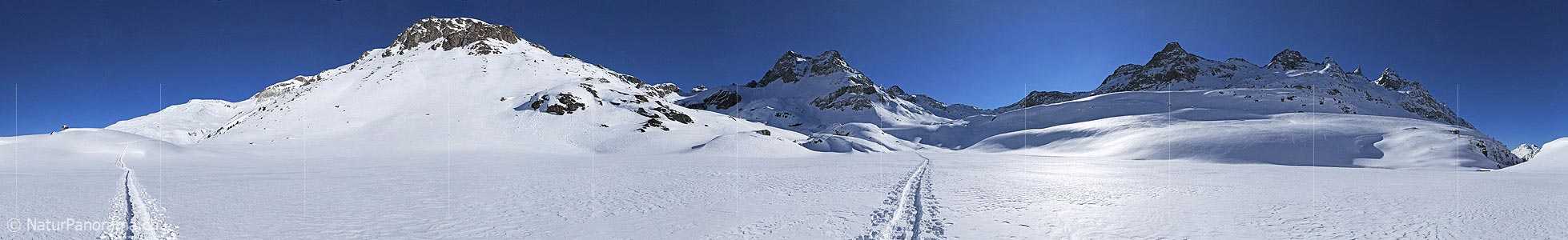 P003181: 360° Panoramic photo Winter landscape with ski trail