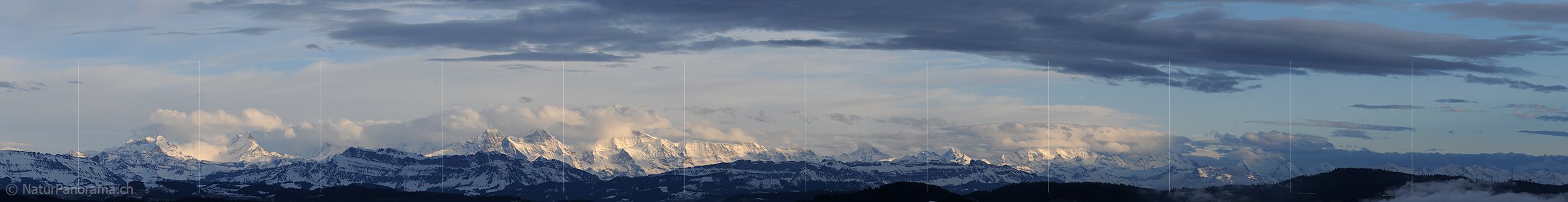 P003357: Panoramabild Wolkenstimmung mit Berner Alpen
