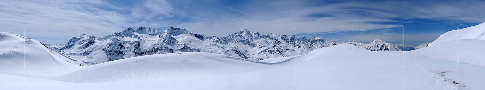 P003404: Panoramabild Schneelandschaft in den Schweizer Alpen