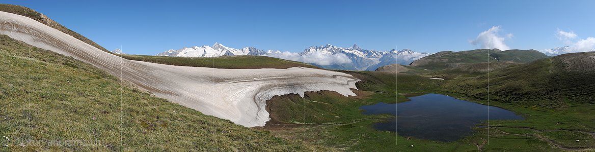P003855: Panoramabild Bergsee in hochgelegener Geländemulde