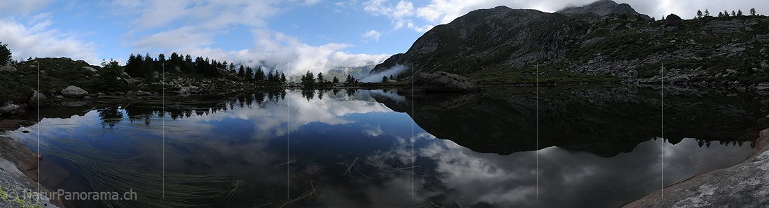 P003978: Panoramaaufnahme Spiegelung Wolkenhimmel