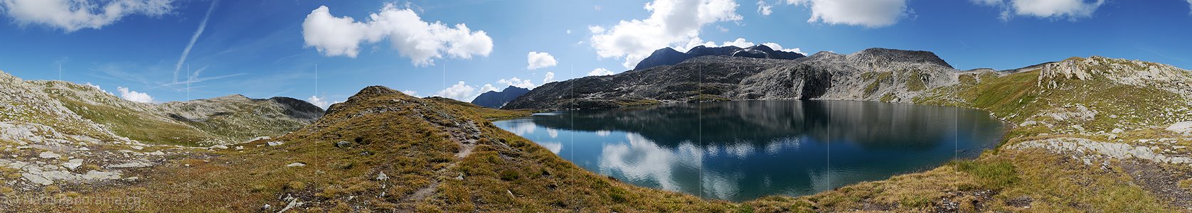 P004063: Panoramabild Blauer Bergsee mit Spiegelung