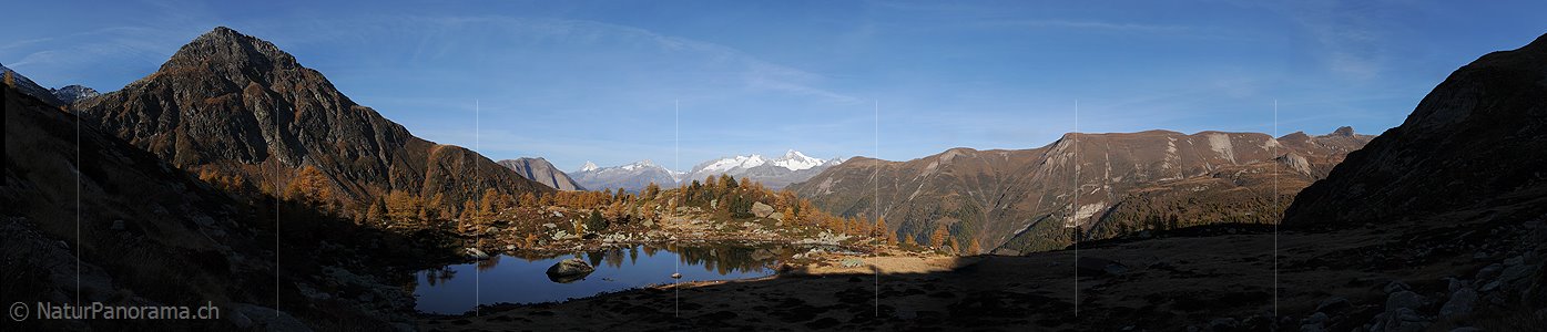 P004277: Grosspanoramabild Herbstliche Berglandschaft mit Bergsee (Mässersee)