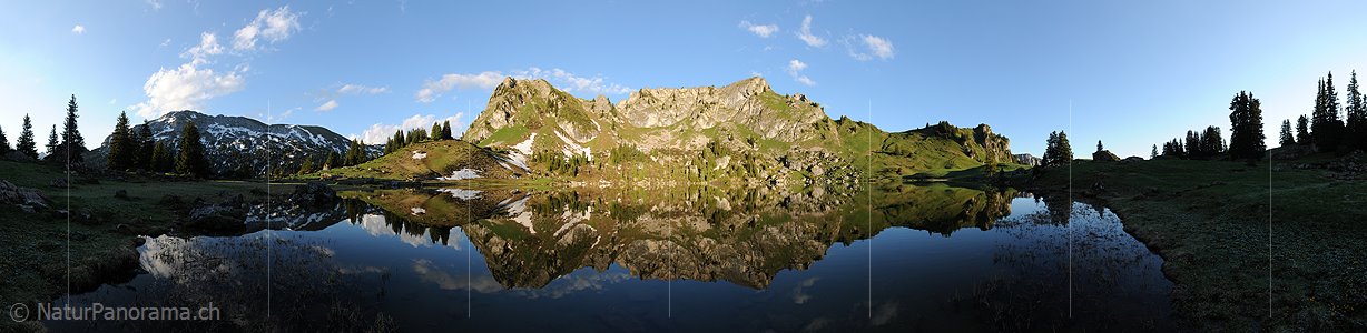 P005097: Panorama Morgenstimmung mit Spiegelung
