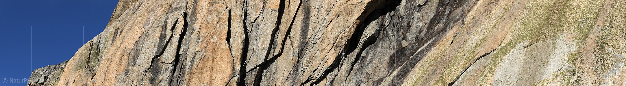 P005645: Panoramabild Strukturen im Fels