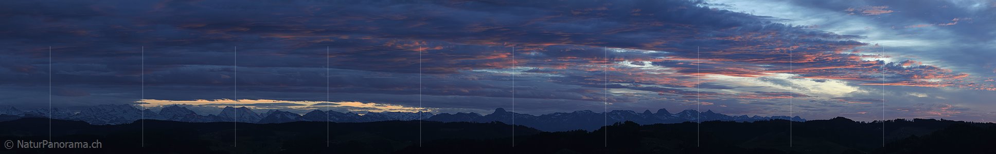 P006964: Panoramabild Abendstimmung mit glühenden Wolken