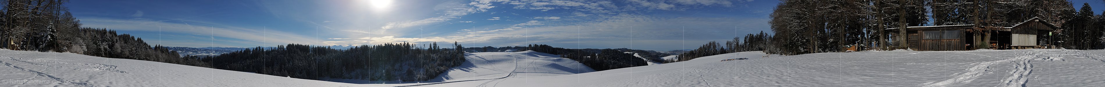 P007011: Panoramabild Schneebedeckter Höhenzug im Emmental