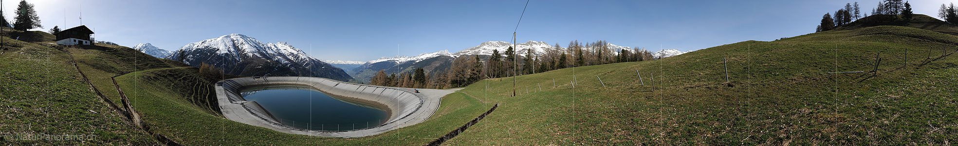P007369: Panorama Ausgleichsbecken in Berglandschaft