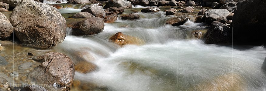 P007382: Panoramabild Bergbach (Langzeitbelichtung)