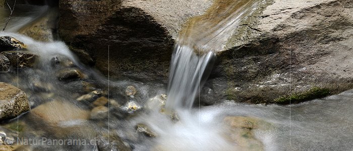 P007727: Panoramabild Wasserlauf (Langzeitbelichtung)