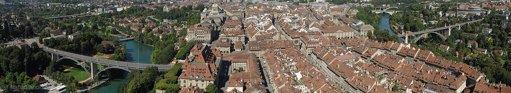 P008111a: Panoramabild Blick auf die Berner Altstadt aus der Vogelperspektive