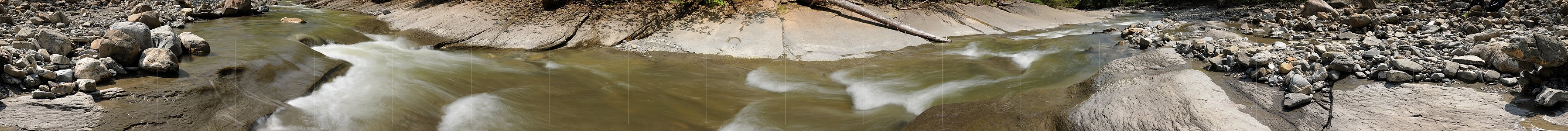 P009851: Panoramabild Bach und Bachbett (Langzeitbelichtung)