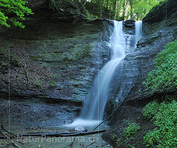 P010081a: Grossbild Wasserfall (Langzeitbelichtung)