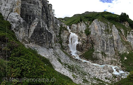 P010117: Hochauflösendes Bild Wasserfall über Dolomitstufe