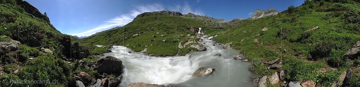 P010137: Panoramabild Bergbach in Naturlandschaft (Langzeitbelichtung)