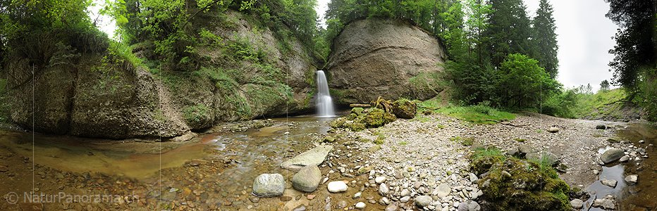 P010212: Hochauflösendes Panoramafoto Wasserfall und Nagelfluh (Langzeitbelichtung)