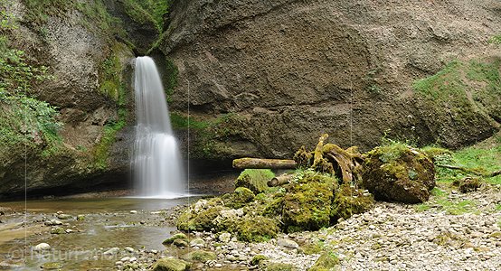 P010212a: Hochauflösendes Foto Wasserfall und Nagelfluh (Langzeitbelichtung)