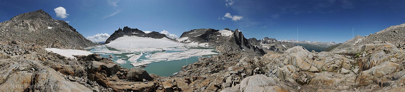 P010335: Gigapixel panoramic image With ice floes covered glacial in a barren mountain landscape (Date 8.2012)