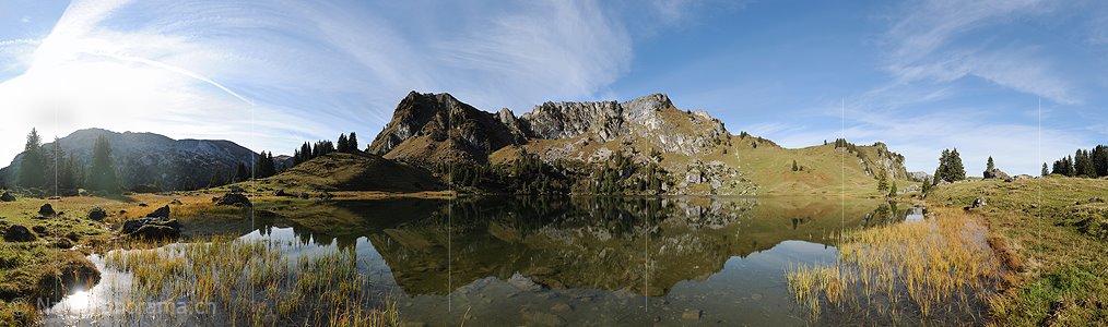 P010848: Grosspanorama Spiegelung in Bergsee