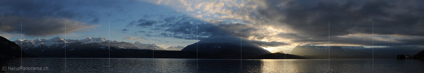 P012001: Panoramabild Abendstimmung an Alpenrandsee