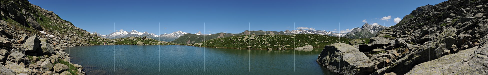 P013258: Panorama Bergsee vor Alpenkette