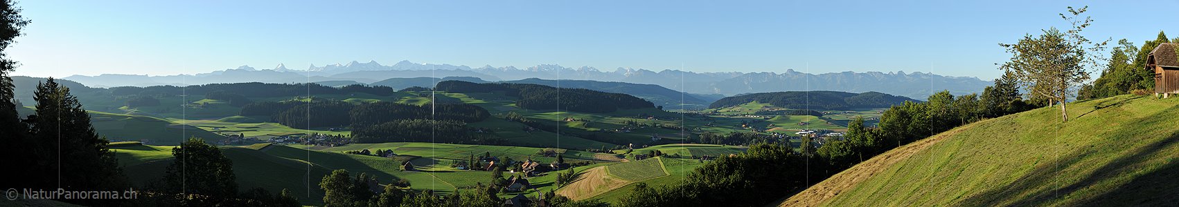 P013543: Grosses Panoramafoto Emmentaler Hügellandschaft im Morgenlicht