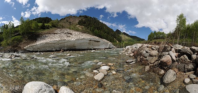 P014623: Panoramafoto Lawinenreste an Bergbach