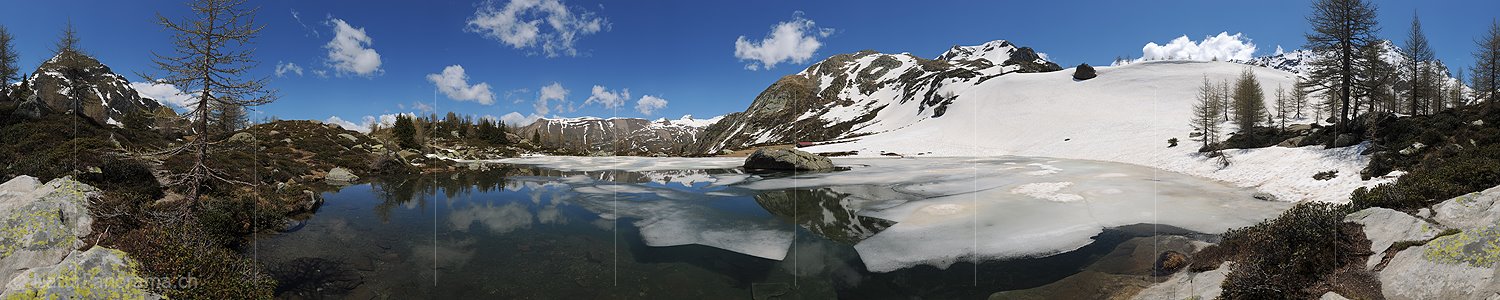 P014634a: 360° Gigapixelfoto Teilweise mit Eis bedeckter Bergsee