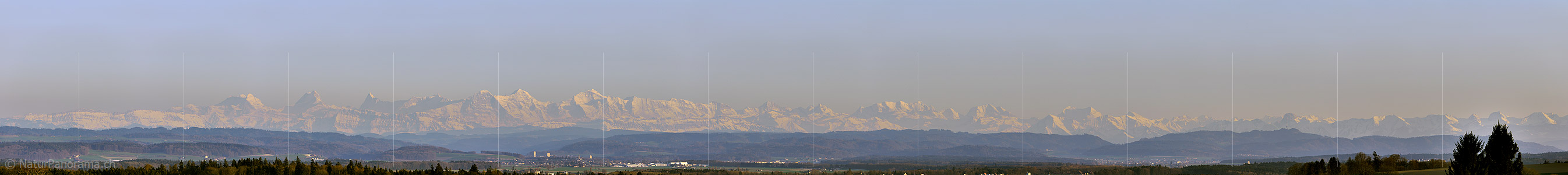 P015862: Panoramafoto Berner Alpen vom Mittelland aus