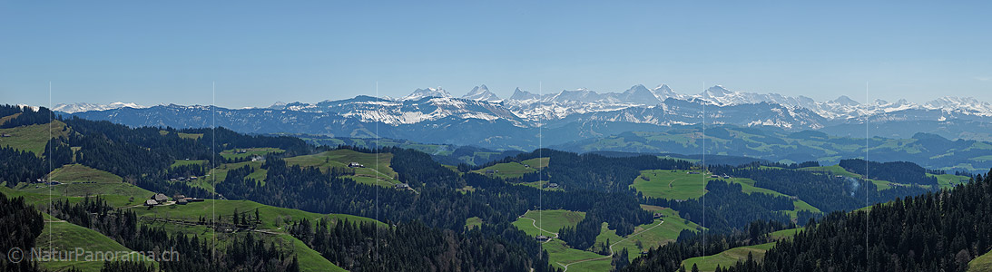 P016022d: Panoramic photo Swiss alps from the Emmental