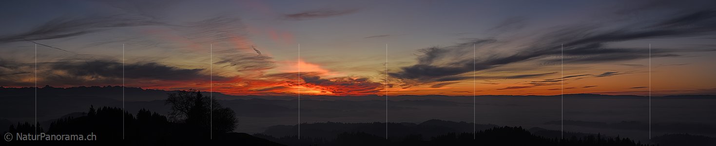 P016945: Panoramafoto Abendstimmung mit glühenden Wolken