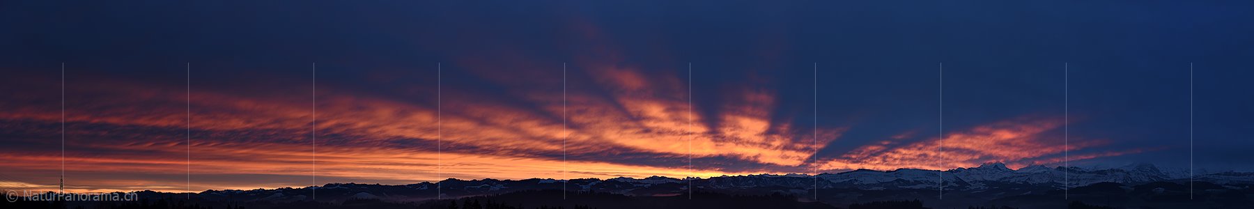 P017365: Panoramafoto Dramatische Morgenstimmung