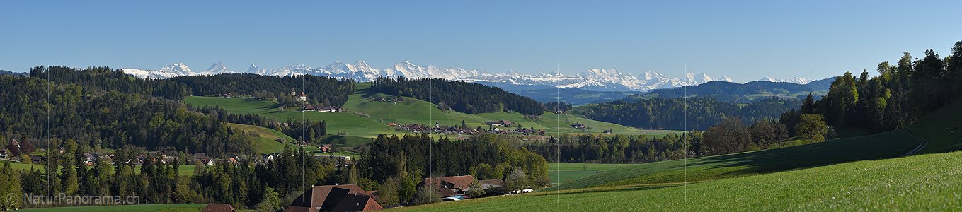 P017661c: Alpenpanorama mit Schloss vom Emmental