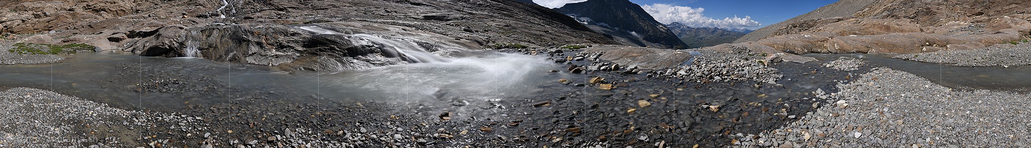 P018422: Panoramafoto Wasser und Gletscherschliff (Langzeitbelichtung)