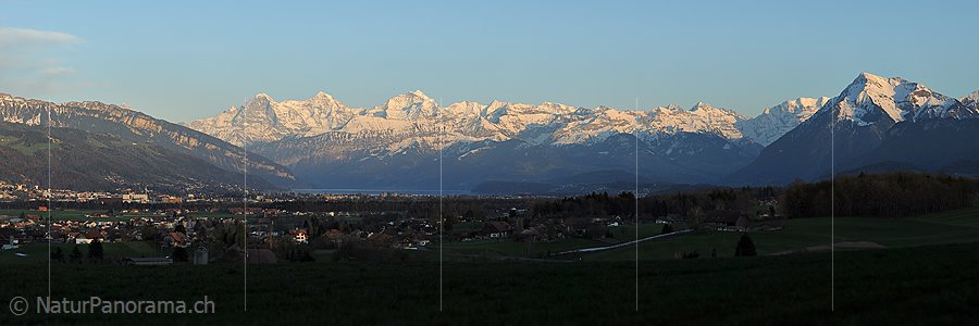 P019413: Panoramafoto Berner Alpen vom Aaretal