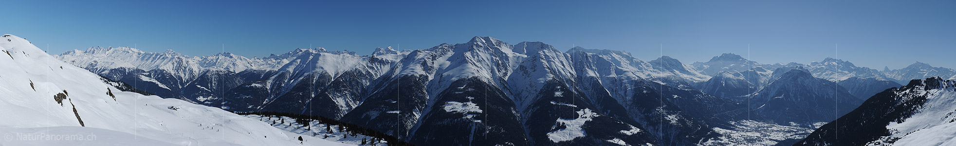 P012234f: Panorama photo Winterly alpine panorama from the Riederalp