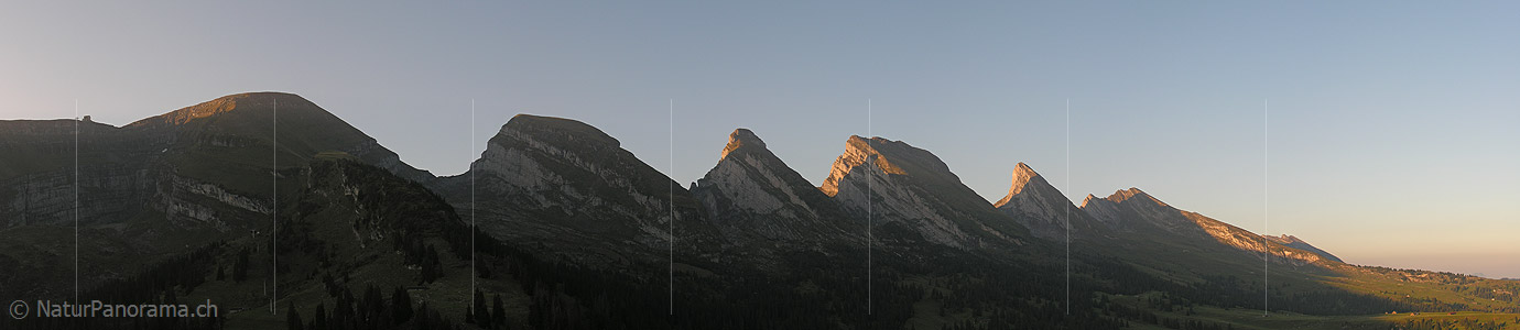 P000453c: Panoramabild Churfirsten im Morgenlicht