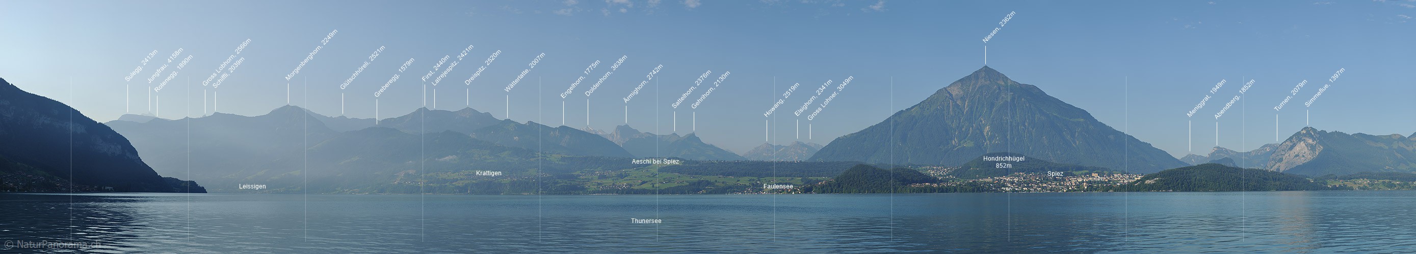 P005393a: Hochaufgelöstes Panoramafoto Thunersee und Niesen im Morgenlicht